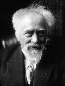 Jean Perrin's intuition that the energy source at the core of the Sun was to be found in sub-atomic reactions was a huge departure from the theories that had prevailed for the previous seven decades. (Click to view larger version...)